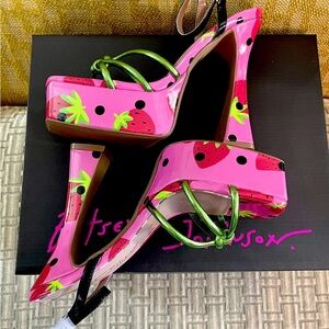 BETSY JOHNSON Pink Chunky Platform Strawberries Tiky Shoes Sandals NEW! 7